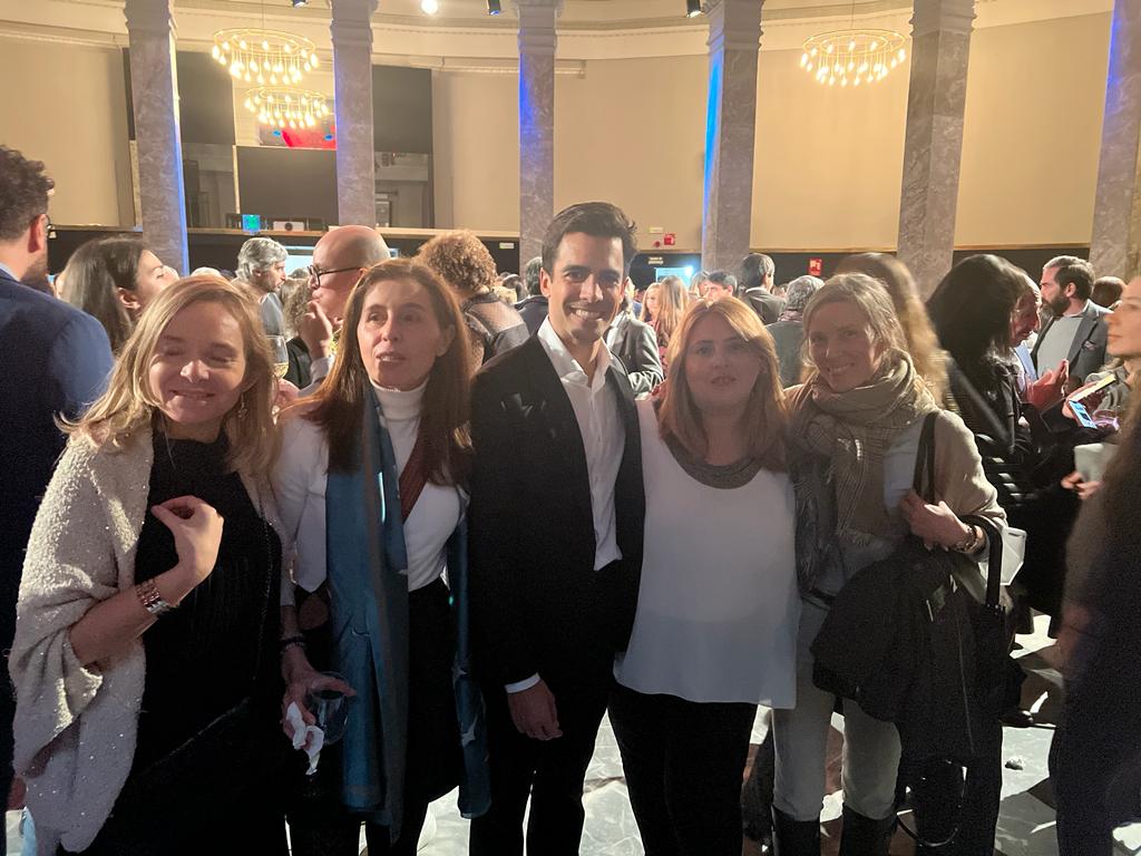abogados_patron's tweet photo. El viernes pudimos disfrutar, en el Círculo de Bellas Artes, del cierre de campaña de @Juango_Ospina 
Deseando que llegue el día 20 para poder acudir a votar.
#volverasercolegio https://t.co/SKkGMcACHu