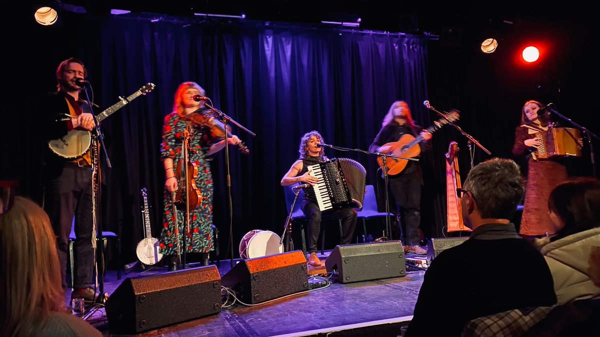 Aldridge & Goldsmith (@jimmyasidg) on Twitter photo Great evening at a packed West End centre in Aldershot last night (<a href="/teamwesty/">West End Centre</a>) Weโre now on the way up to Leeds <a href="/Howard_Assembly/">Howard Assembly Room</a> Rooms. Last few tickets available โ๏ธโ๏ธโ๏ธโ๏ธ<a href="/KitHawesMusic/">Kit Hawes</a> <a href="/LadyMaisery/">Lady Maisery</a> Great evening at a packed West End centre in Aldershot last night (<a href="/teamwesty/">West End Centre</a>) Weโre now on the way up to Leeds <a href="/Howard_Assembly/">Howard Assembly Room</a> Rooms. Last few tickets available โ๏ธโ๏ธโ๏ธโ๏ธ<a href="/KitHawesMusic/">Kit Hawes</a> <a href="/LadyMaisery/">Lady Maisery</a>