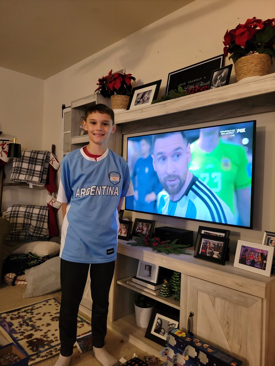 rkjohnson's tweet photo. Alex is ready for the World Cup final! #FIFAWorldCup @DCFCDownriver https://t.co/bXhTGc9My9