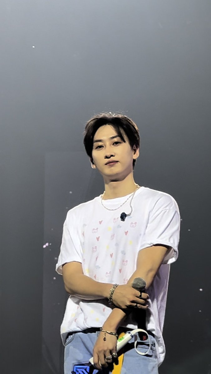 byebyegab's tweet photo. best weekend 💙💎 thank you @SJofficial @AllRiseSilver and of course our beloved inang!!! @happeehour @pulpliveworld #SS9inManila https://t.co/u8AI09WTs2