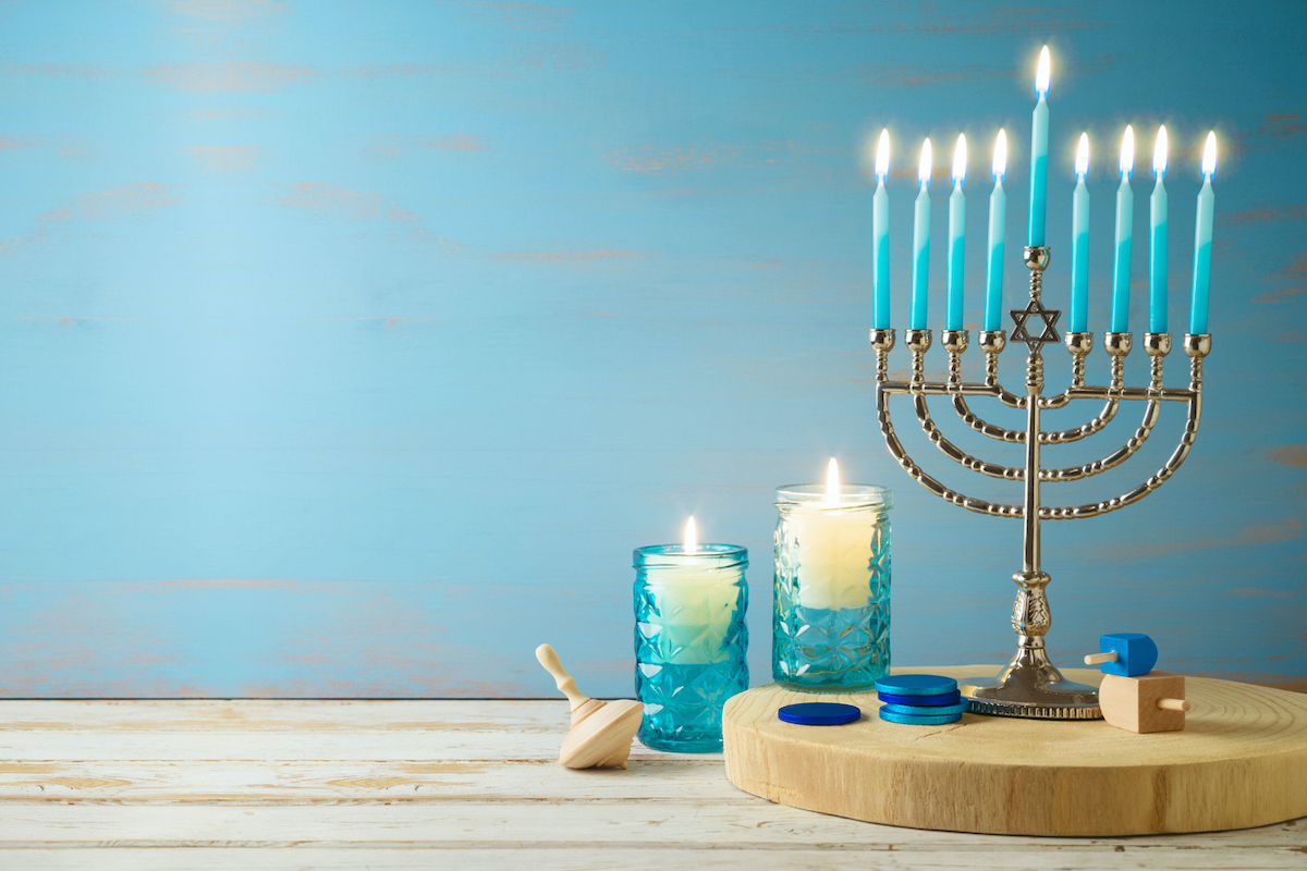 BKE_Network's tweet photo. Happy Hanukkah to our Jewish community at BKE! This holiday is observed for eight nights and days as a way of commemorating the miracle of light and is why some light a Menorah. Fun fact, to wish someone a Happy Hanukah, you can say "Hanukkah Sameach!" 🕎

#hanukkah #chanukah https://t.co/Cy6zaKpMEp