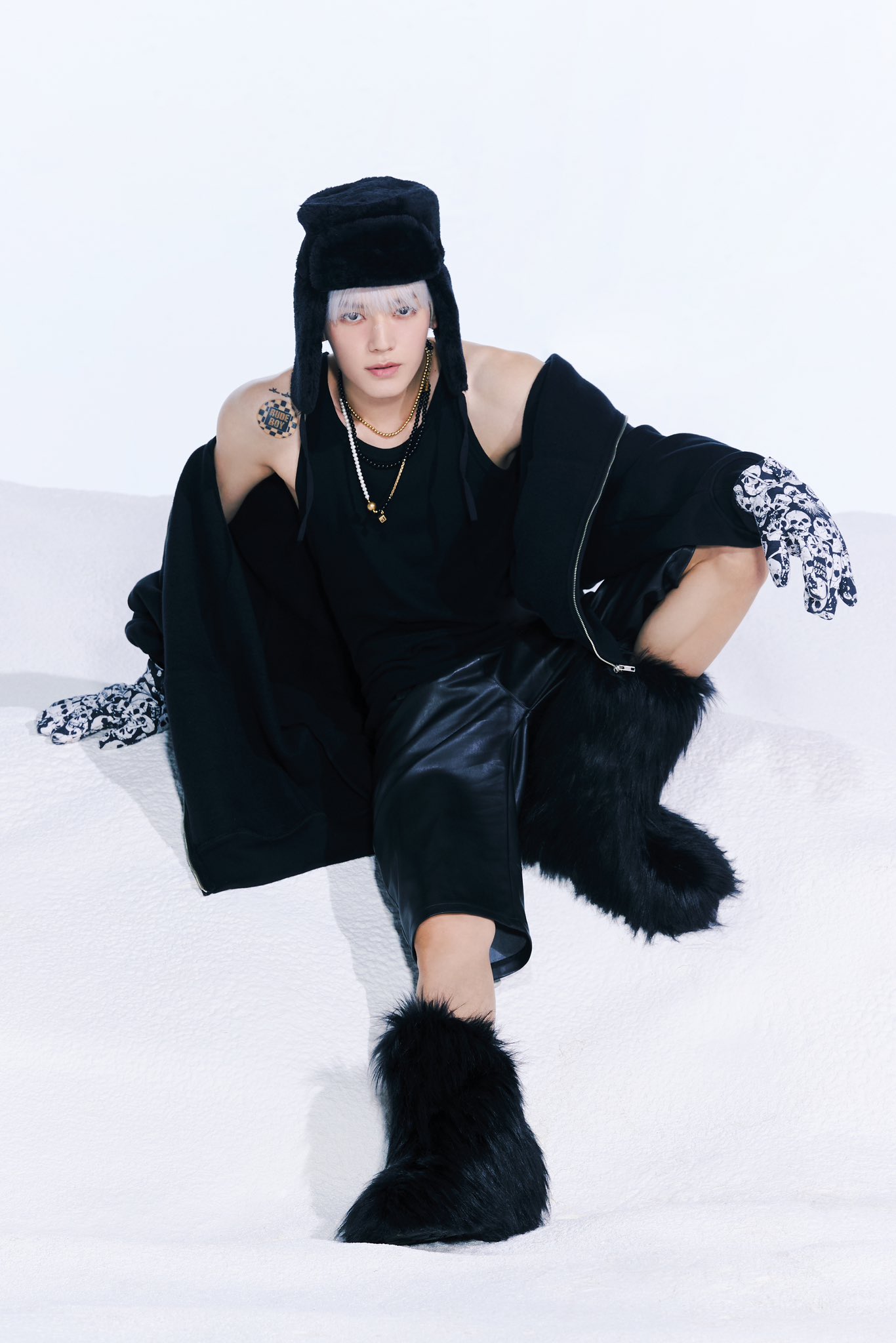 FkRNh-LVEAAS4Q4?format=jpg&name=large