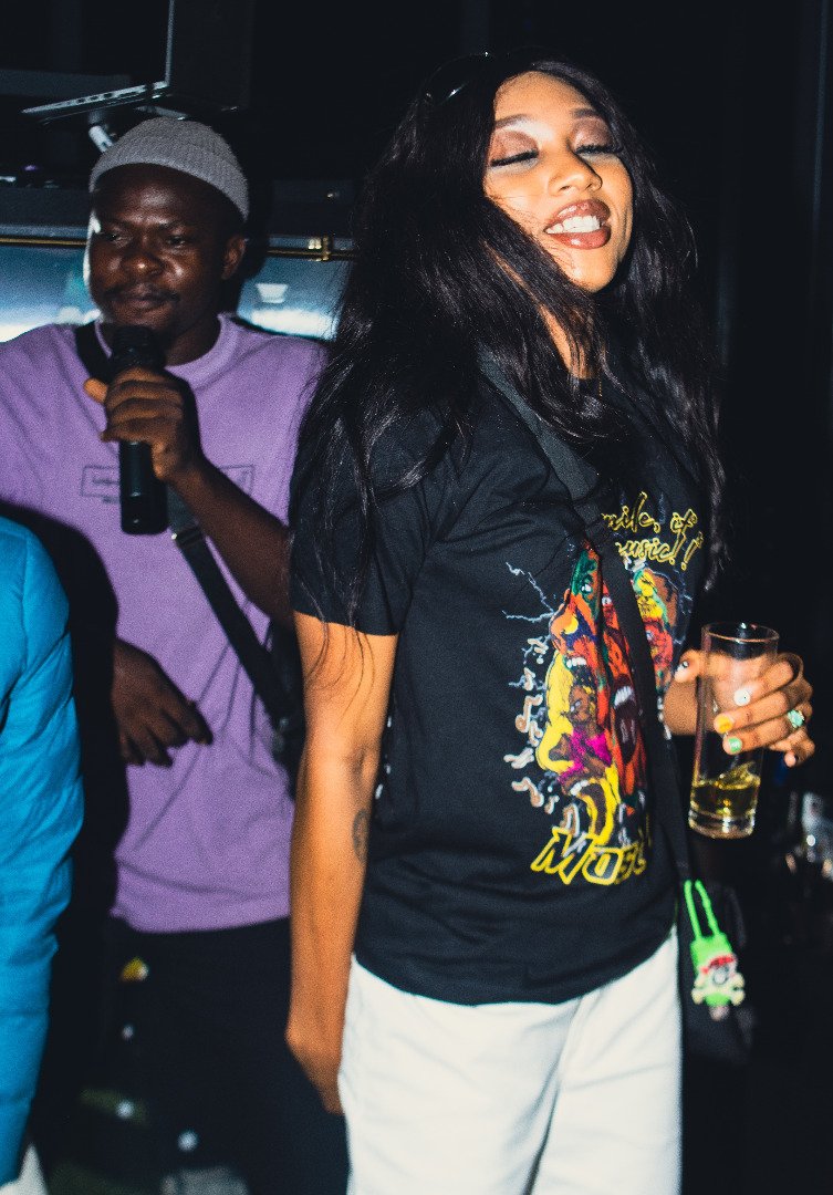 247kunle's tweet image. BIG UP @bevs_tweets @yellwfamily 💛
#MOSTDEF LISTENING PARTY WAS LIT ❤️‍🔥