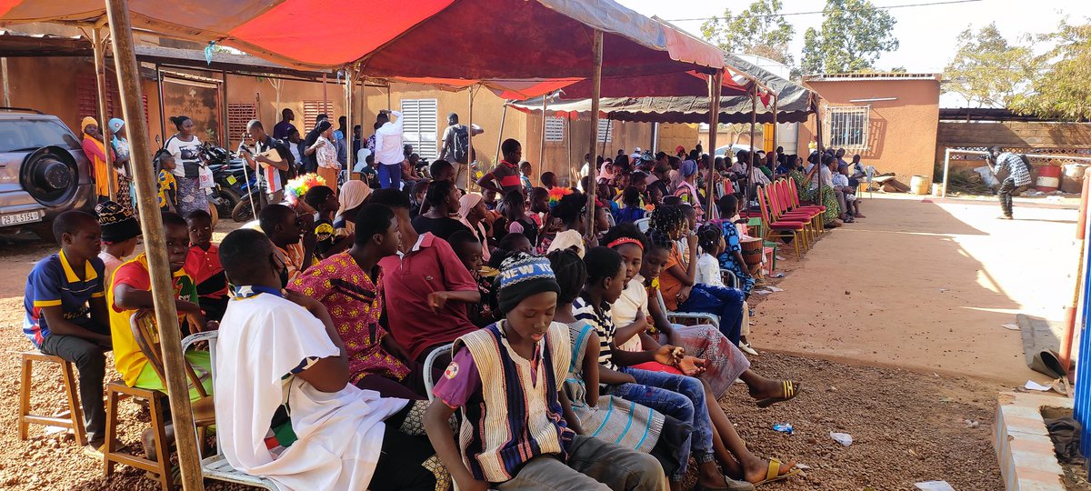 neya_berenger's tweet photo. "Journée de partage en faveur des enfants aveugles et malvoyants de l' #UN_ABPAM" organisé par le #Rotaract_Club_Ouagadougou_Doyen ce jour 18 Déc 2022.
#rotarybf
#rotaractbf
#UN_ABPAM
#leadership
#partage
#youth4youth
#ODD https://t.co/DaeAAVadYH