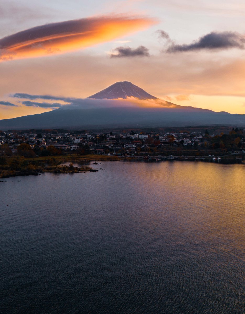 AjMandell's tweet photo. @jacobriglin Took this composite of Mt. Fuji last month. Epic place and country 🇯🇵🗻 https://t.co/gVWfY9uRqk