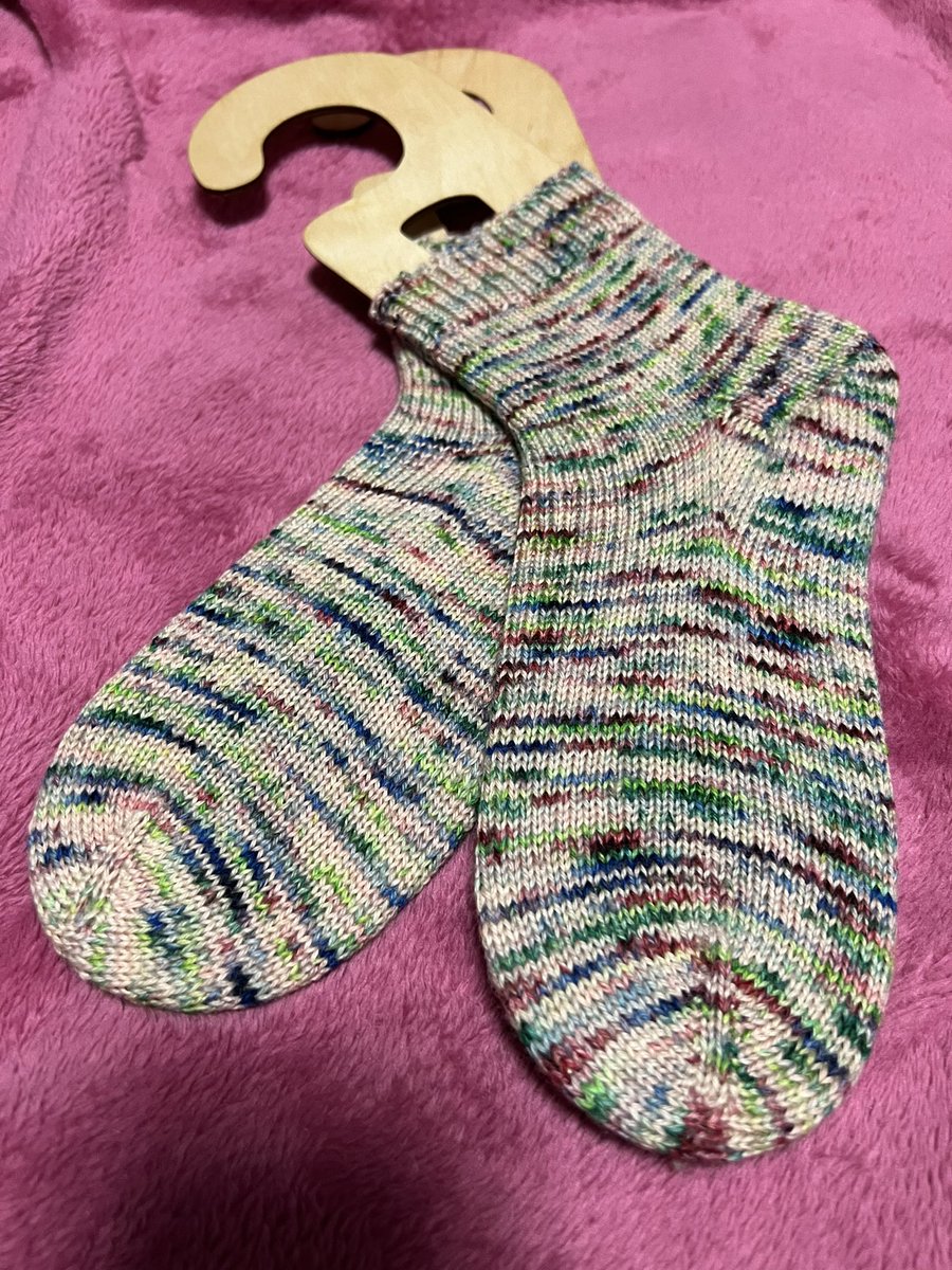 Malumin009's tweet photo. 手染め毛糸🧶で靴下🧦🧶 https://t.co/IniypCdN9s