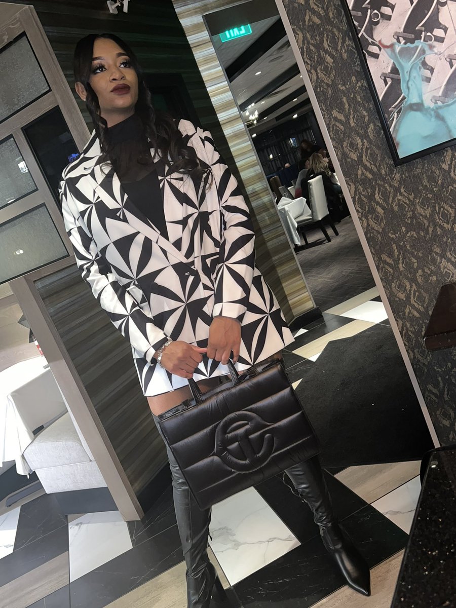 JallaGroves's tweet photo. 🖤🤍🖤🤍 https://t.co/edMAAZCi1Z