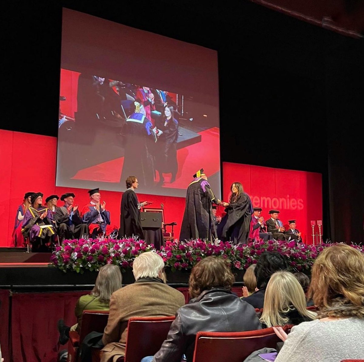 VolimEllu's tweet photo. ❤️👩‍🎓🌎 https://t.co/CGHM8u5OeZ
