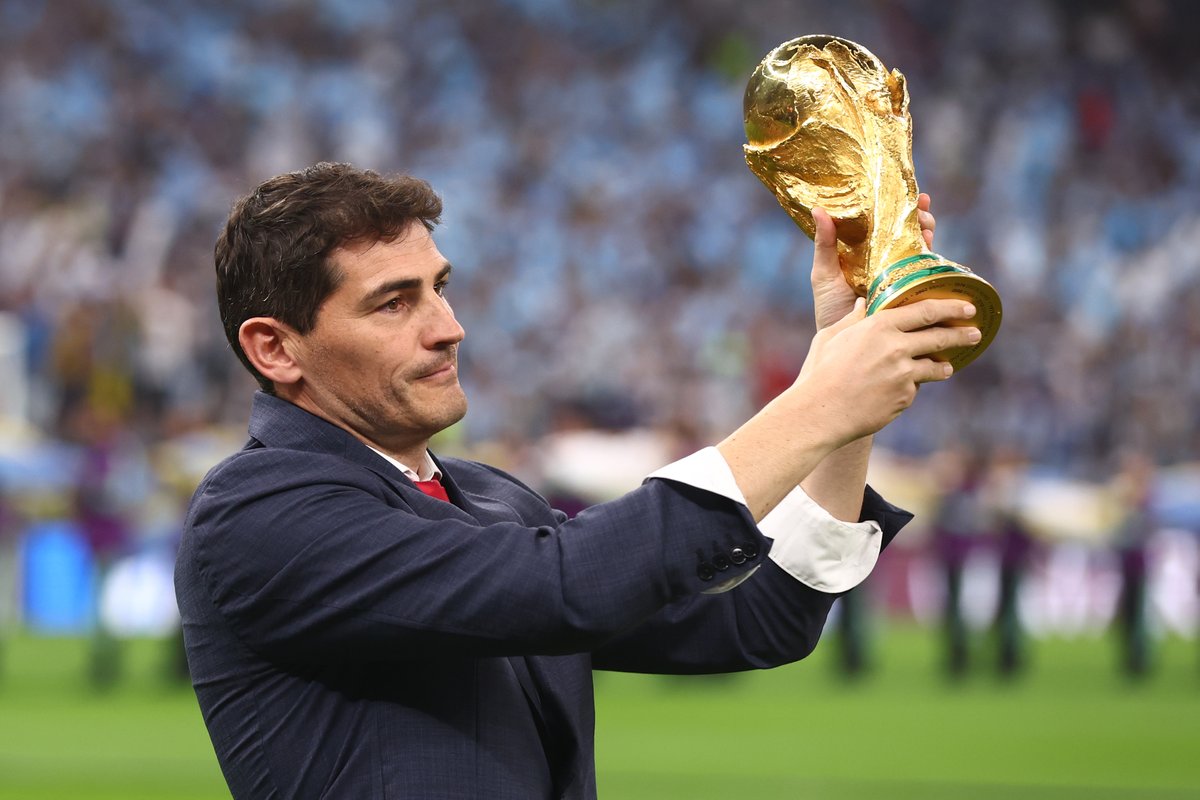 fifaworldcup_es's tweet photo. Hola @IkerCasillas 👋🇪🇸 https://t.co/wnOkyZ1TIE