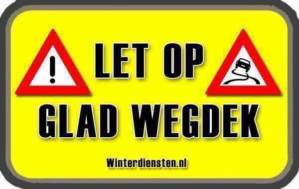 winterdiensten's tweet photo. Wij gaan de eerste regio’s weer opstarten met strooien ! In de loop van de avond komt het op steeds meer plekken tot #ijzel en dus #gladheid. Ga als het niet nodig is niet de weg op en kijk goed uit! #codeoranje https://t.co/hT3WhmOD2T