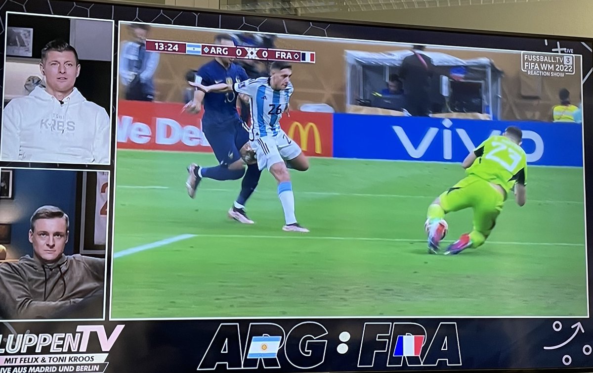 KPsotta's tweet photo. Es macht (mir) schon wieder Spaß…@felixkroos18 und @ToniKroos bei #LuppenTV auf @MagentaTV https://t.co/WOXpszZbAL
