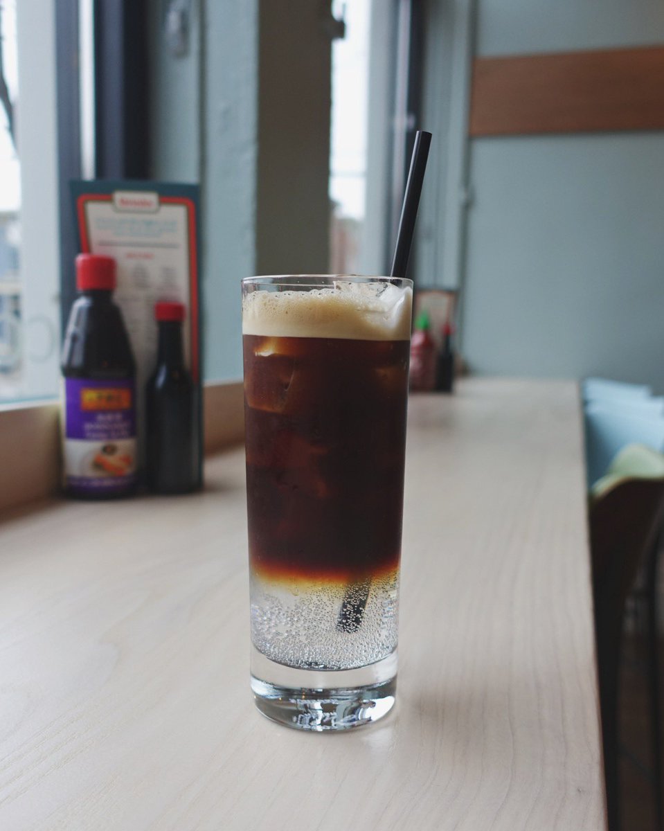 pholangthang's tweet image. Perk up your Sunday with a tonic coffee, made with nitro black @langthangcoffee, while you’re at it, don’t forget to take home a few bags as gifts (or for yourself 🤫) #pholangthang #dothelangthang #coffee #vietnamesecoffee #icedcoffee