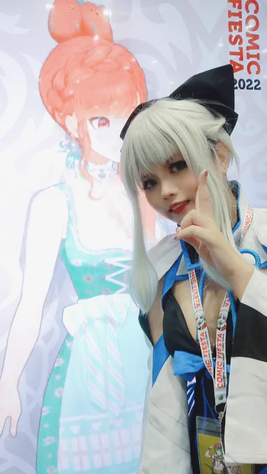 FINALLY IT'S MY TIMEEEEESo precious to take photo with mummy Kiwawa  Being able to attend holoen section is my best moment So happy to see Kiwawa in my country  Really hope u can get well soon  I miss u #hololiveMeet #comicfiesta #comicfiesta2022 