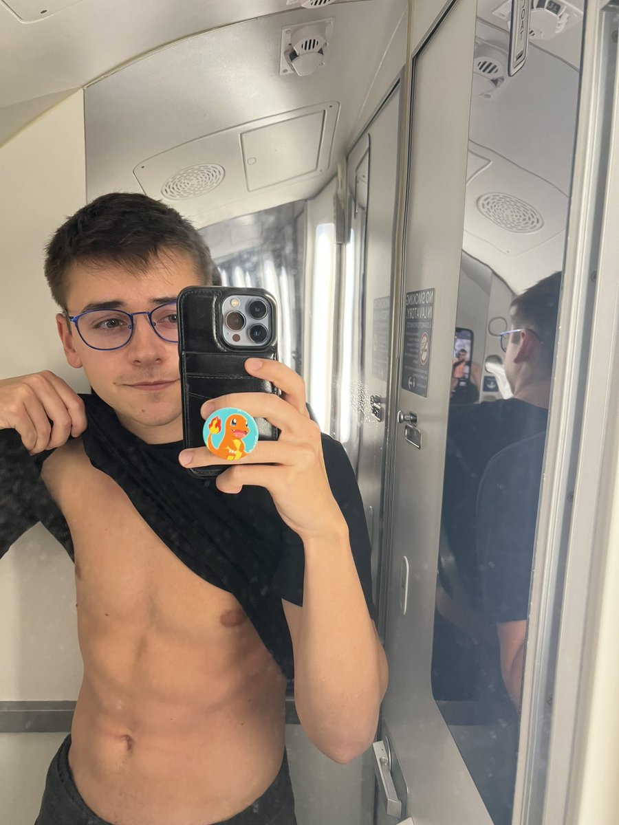 twinkstann on Twitter: "airplane bathroom selfies 😂 ️ 👉 https://youtu