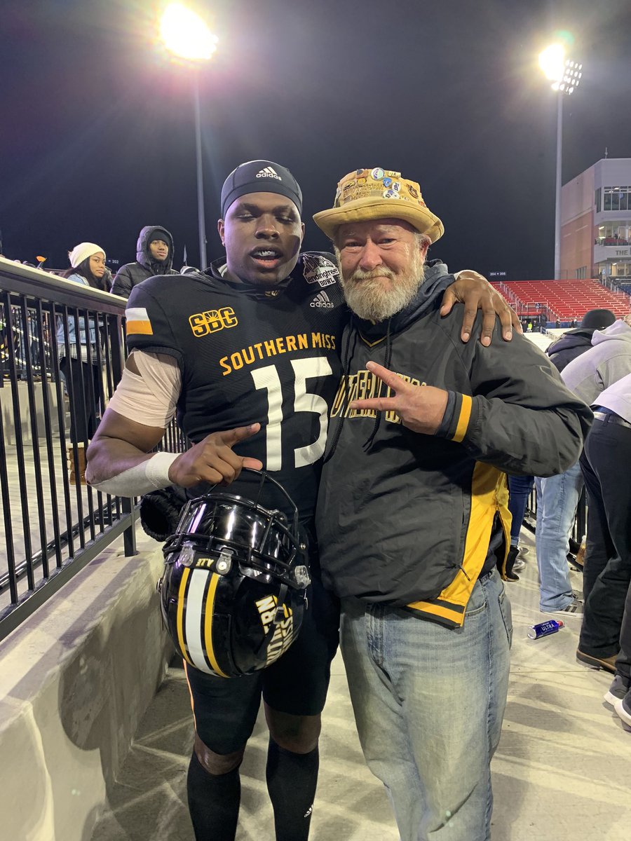 <a href="/JakariusCaston/">jakarius Caston</a> It was honor meeting you last night. Thank you for this moment. Congrats on being the first winner of the Charlie and Diane Dickens endowment scholarship. #SMTTT