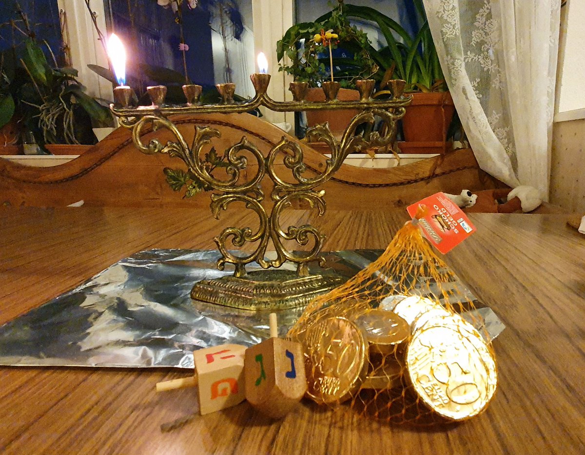 חג שמח!
Chag sameach!