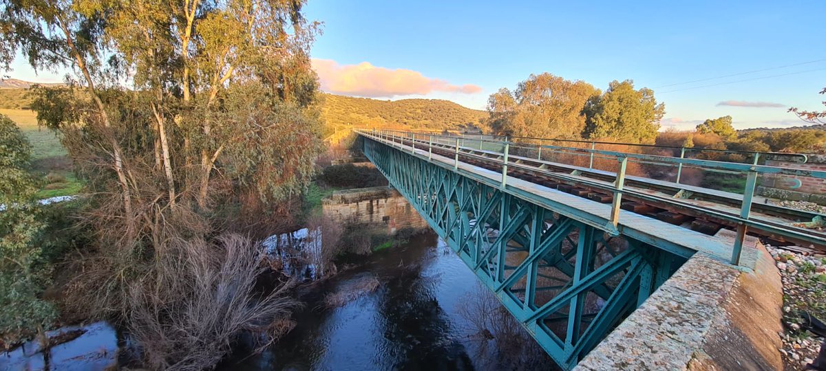 LuteLopez14's tweet photo. Castilseras y puente de los soldados. https://t.co/kcwK98tW4Q
