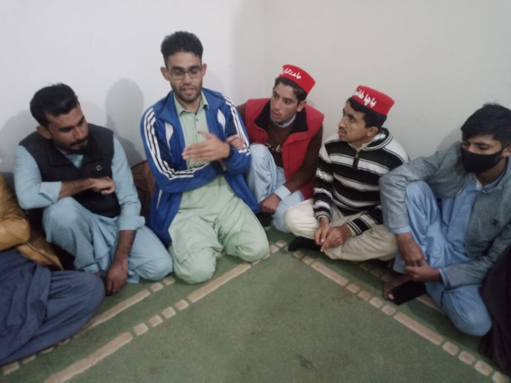 KhanRahman_'s tweet photo. برېالې شې ځوانانو دا سوچ فېکر به هر پښتون بچې ته رڅو او ده وېلج پېپل ټول اولس به بېداره کو ✌
نن ده ډاکټر عناېت الله په هجره کښې ده پېپل د زوانانو مېټېنګ وشو چې پکې ده پېپل ده حر ګډ نه ځوانانو شرکت کړې وو ۔۔۔ ده خپل کلې ده ځوانانو ډېره ډېره مننه ❤
#ANPYouthPipal https://t.co/5Bq4i1N8Oo