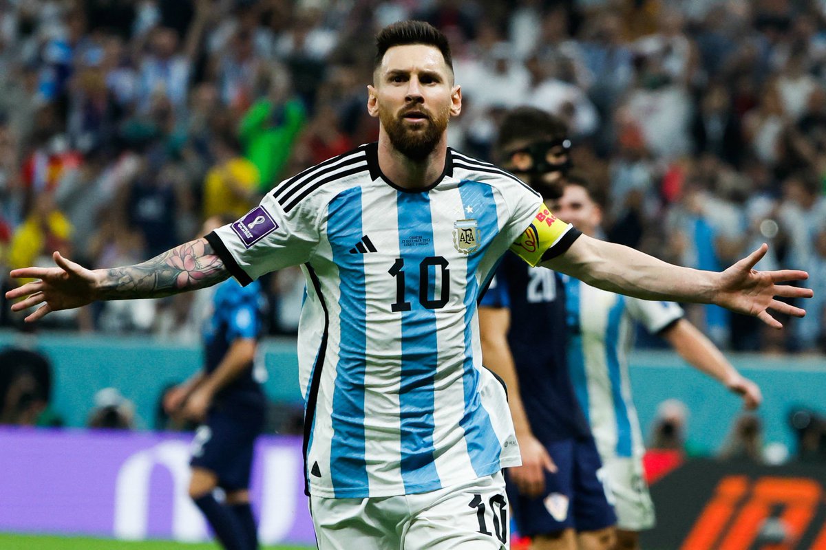 Leo Messi dans cette Coupe du monde 2022 :

⚽️ 6 buts
🎯 3 passes décisives