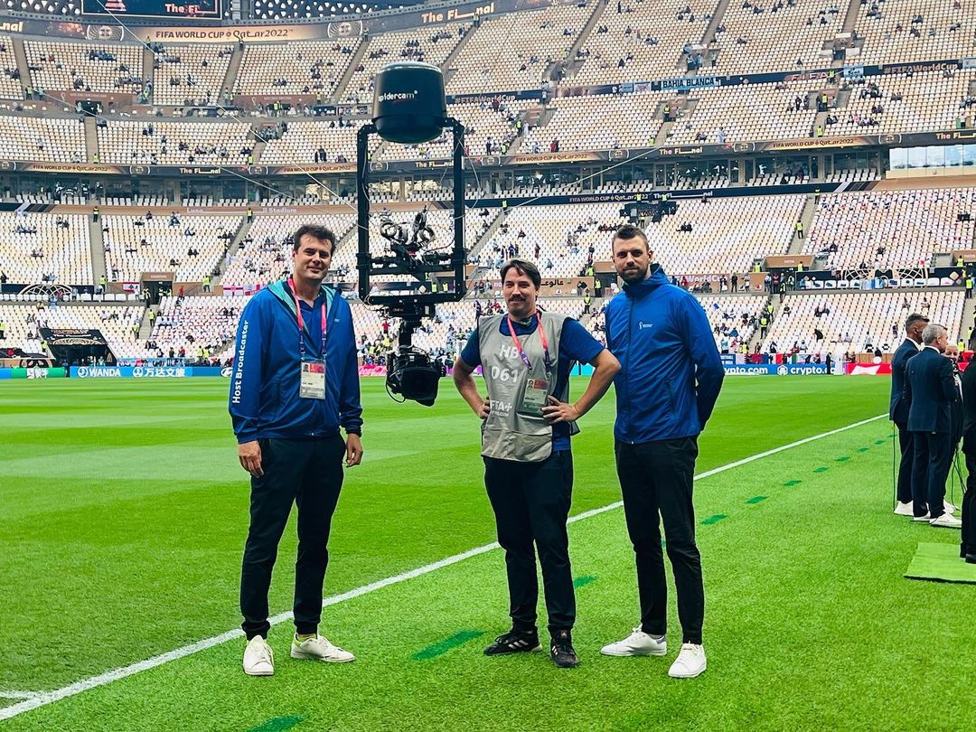 NewtonNordic's tweet photo. Team #Spidercam is ready to fly the TV camera over the final of the #FIFAWorldCup 🕷️ 🎥 ⚽️ 🏆
.
#FIFAWorldCup2022 #Newtonhead #stabilizedhead #tvcamera #livebroadcast #cameraoperator #sportsbroadcasting #cablecam #lusailstadium #QatarWorldCup2022 #FIFAWorldCupFinal https://t.co/v8lEjtI4T4