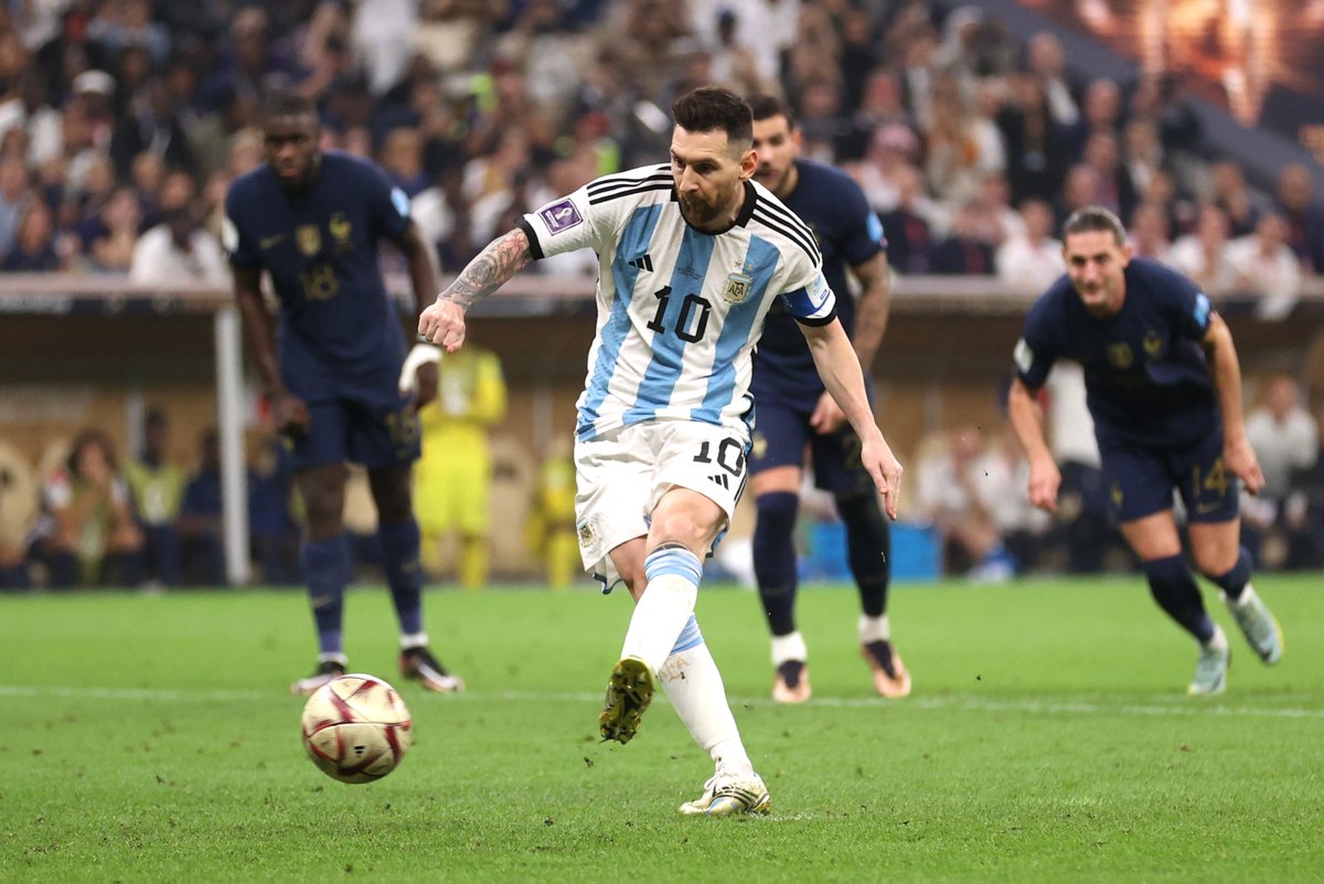 VSportsTM's tweet photo. Gol en octavos de final.
Gol en cuartos de final.
Gol en semifinal.
Gol en final.

Lionel Andrés Messi. Siempre Messi. La Rutina de la Extraordinario. https://t.co/X63EPsMvS5