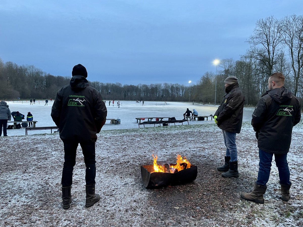 IJsbaan Nienoord in Leek vandaag geopend tot 21:00 uur, ijs en weder dienende. Schaatsen zolang het kan! ⁦<a href="/rtvnoord/">RTV Noord</a>⁩ ⁦<a href="/DeKrantNieuws/">De Krant Nieuws</a>⁩ ⁦<a href="/natuurijswijzer/">natuurijswijzer</a>⁩