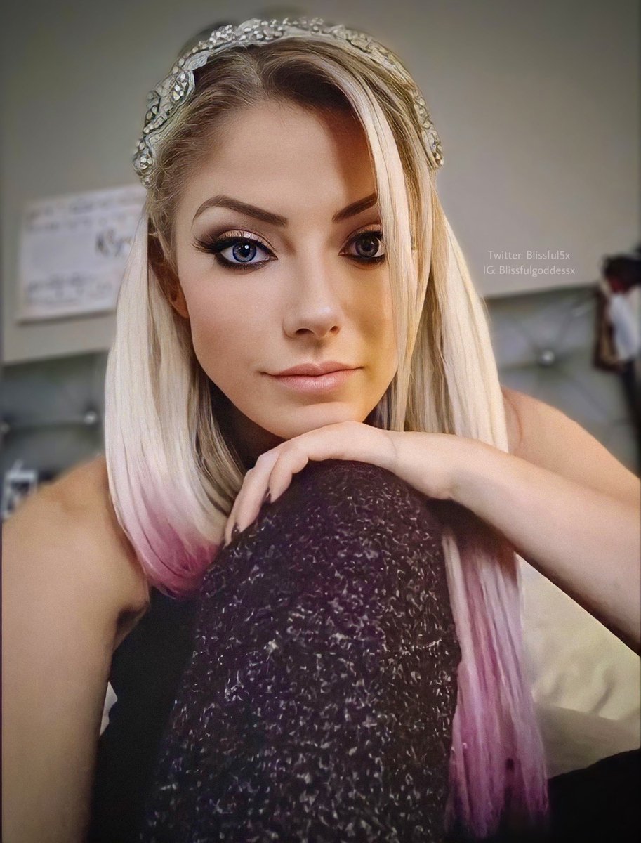 Blissful5x's tweet photo. Have a blissful Sunday everyone. 💗

#AlexaBliss https://t.co/e5lejzsXIi