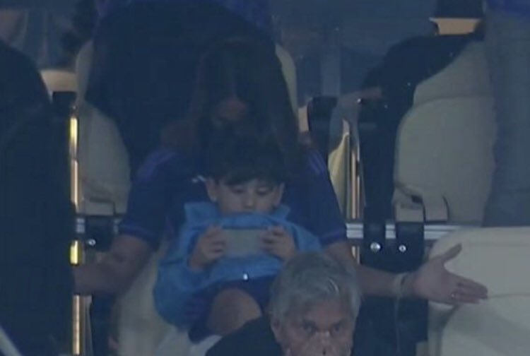 pottxrherondalx's tweet photo. CÍRCULO DE INVOCACIÓN
         
                    🕯      🕯
           🕯                       🕯
                 SEGUNDO
       🕯         GOL DE         🕯 
                ARGENTINA
           🕯                          🕯
                   🕯      🕯 https://t.co/DWDp4huXsN