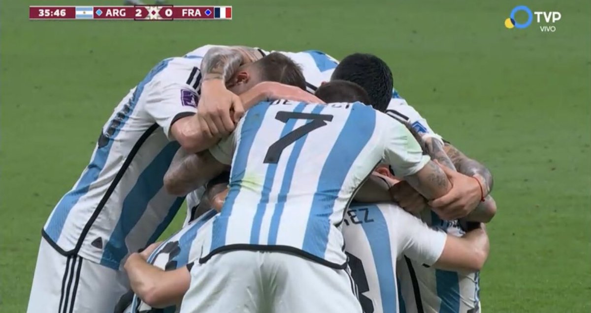 aarontsuarez's tweet photo. AAAAAAAA GOOOOOOOL DE DI MARÍA LA PUTA MADREEEEE https://t.co/ul52r1wQ3c