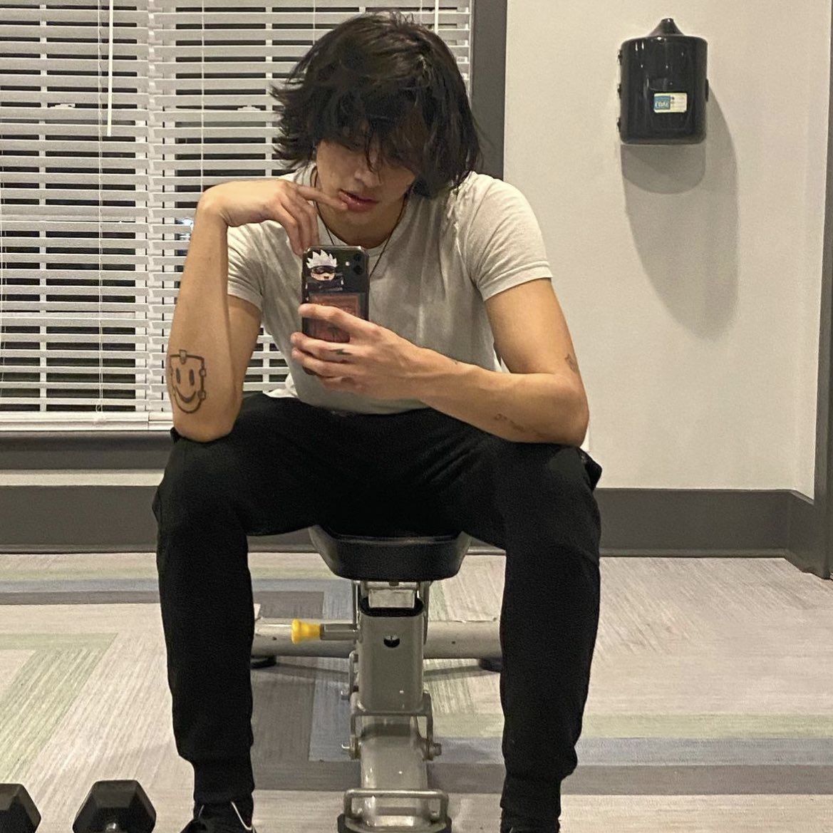 ㅤ͏͏
kuroo tetsuro ( 24 ) 
él / periodista
¿ fav y rt ? ( #hqrp #anitwt )
ㅤ͏͏