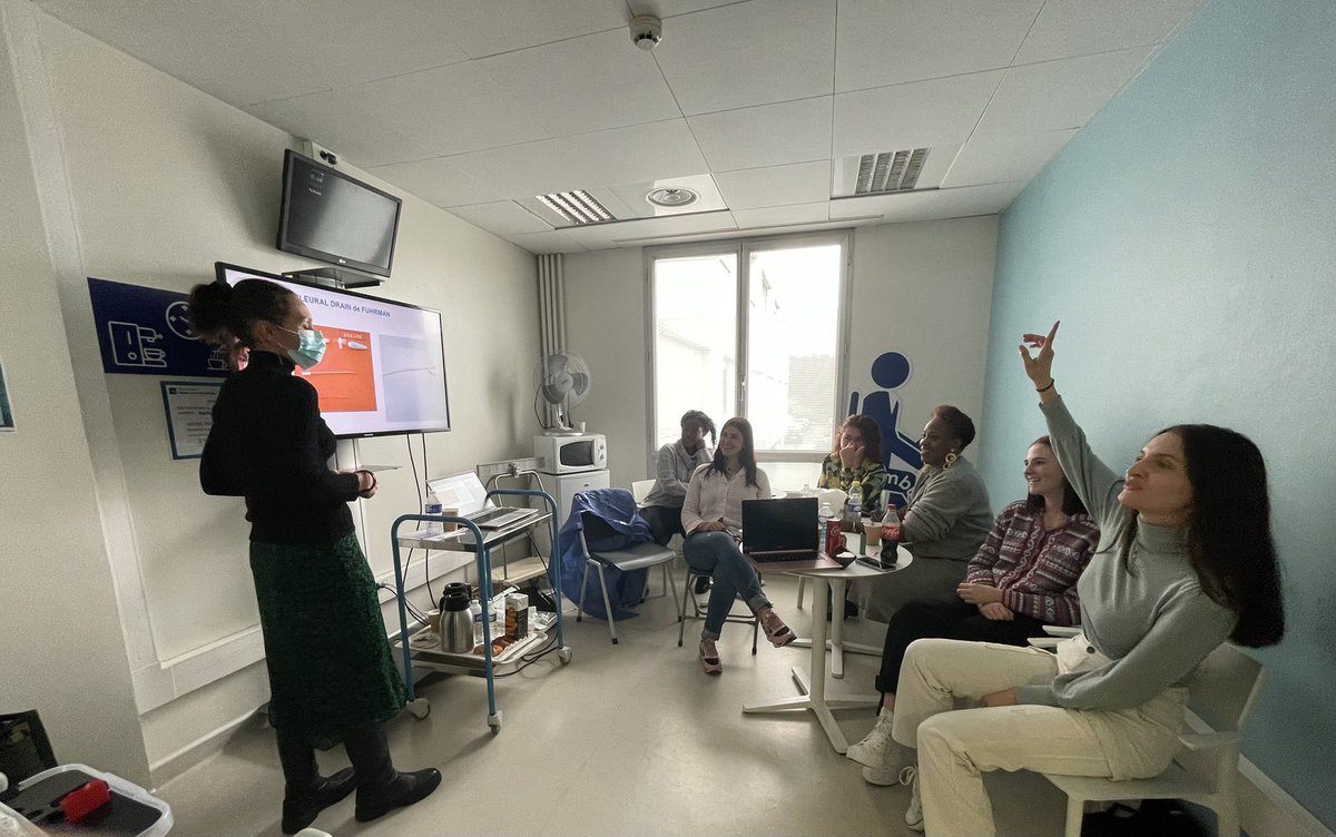MelFroMDPhD's tweet photo. formation continue en anesthesie reanimation et plus spécifiquement en USC a l’hopital paul prive paul d’Egine grâce a Panacea … un plaisir  #anesthesie #réanimation #pedagogie @RamsaySante @PANACEAconseil https://t.co/Ae1nxnNHRU