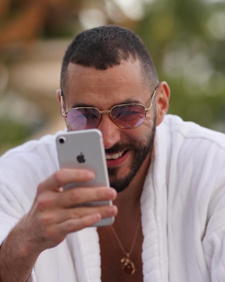 KhaledBeydoun's tweet image. Karim Benzema ignoring Didier Deschamps calls right now 😂 #WorldCupFinal