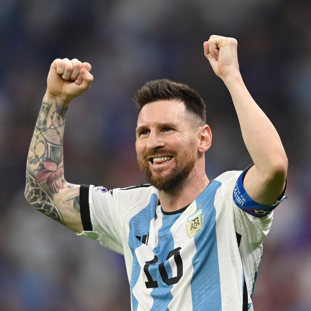 naveedusman07's tweet photo. @FIFAWorldCup 🇦🇷 Messi is the first man in World Cup history to score in every round at a single tournament 👏
Messi🐐 https://t.co/683aQr04LA