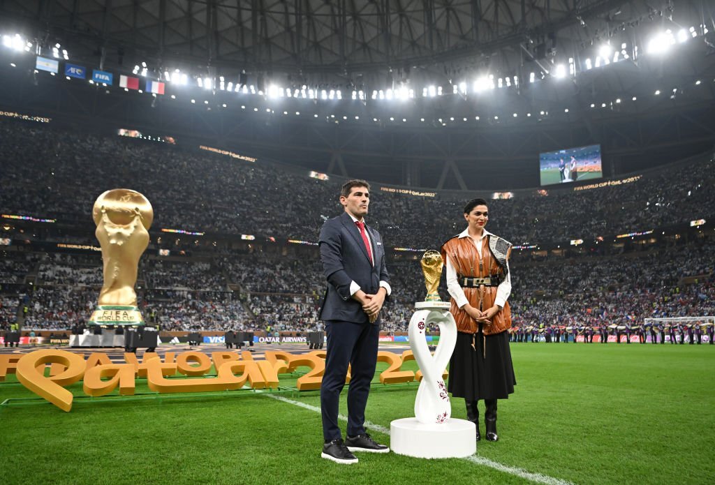 Deepika Padukone, former Spanish goalkeeper Iker Casillas unveil FIFA World  Cup 2022 trophy in Qatar