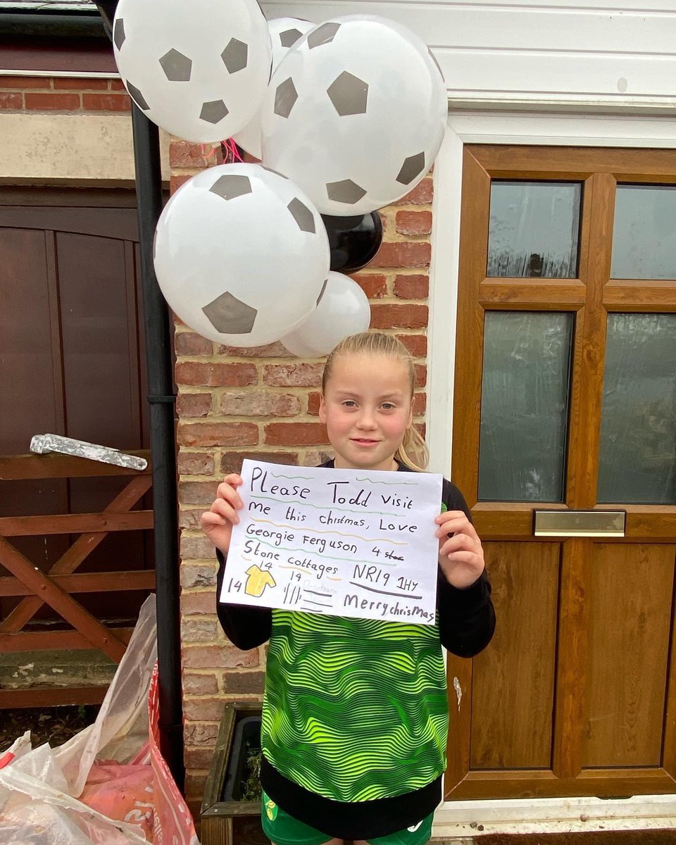ChalkonBoots's tweet photo. Hi Todd, @ToddCantwell_10 I’d love to see you this Christmas as I’m your number one fan, and I play for Dereham Town under 9’s and my number is 14!! Love Georgie ⚽️⚽️⚽️⚽️🖤💛💚💛🖤💚💛💚 https://t.co/P925J4OqCj