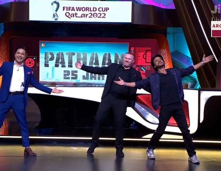 _PatilVishwajit's tweet photo. The Team #Pathaan 🔥🔥 Mode On GLOBAL STAGE with the film’s promotions at the #FIFAfinals! 😍🔥❤️ @iamsrk @deepikapadukone @yrf 

#FIFAWorldCup
#ArgentinaVsFrance      #FIFAWorldCup2022 #Messi #Mbappe #Pathaan #ShahRukhKhan #SRK
#FIFAFinalWithPathaan #DeepikaPadukone https://t.co/95U2sLJHCG