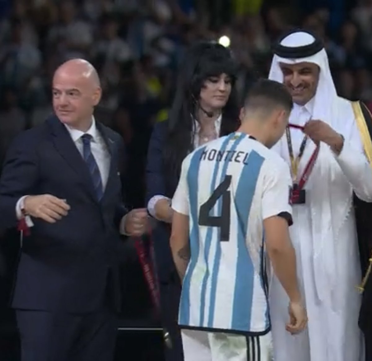 _joebinghamtwit's tweet photo. Noel Fielding stepped straight into the new role after leaving bake-off #WorldCupFinal #FIFAWorldCup #ArgentinaVsFrance #WorldCup https://t.co/zr1dVAxpWB
