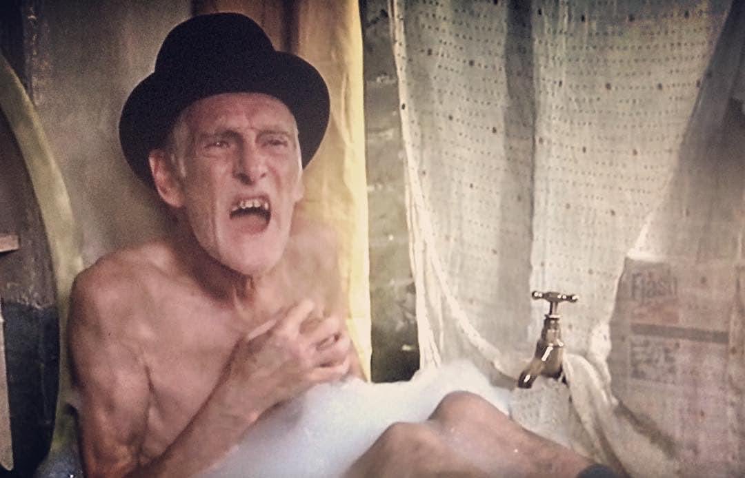 Boarsdogs's tweet photo. Poor old Didier Deschamps consoling himself in a nice warm sink 🛀 🇦🇷🏆⚽️
#FIFAWorldCup #ArgentinaVsFrance https://t.co/TBgydDdGjG