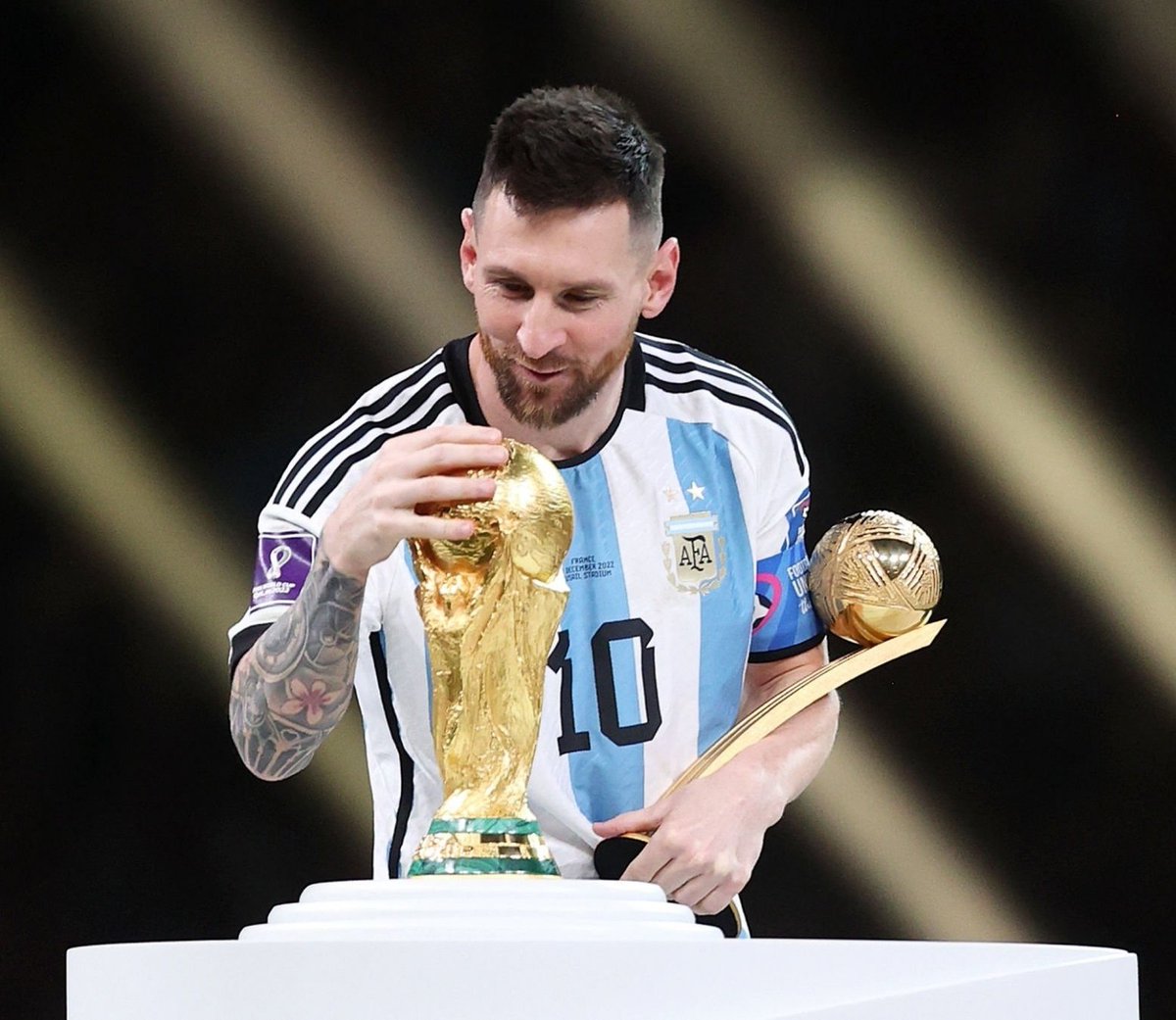 "ES TUYA":
Porque la consiguió