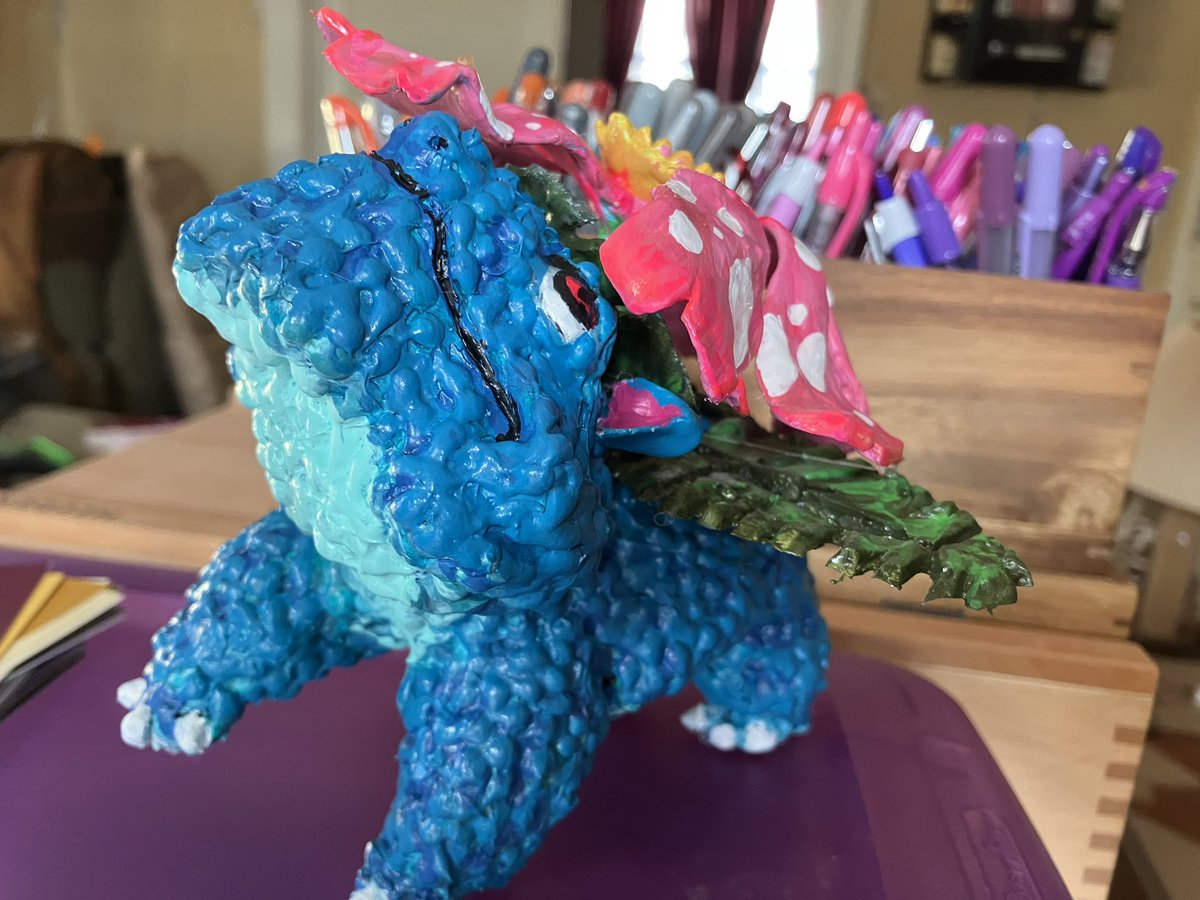 ChaoticBlades's tweet photo. Finished Venusaur with a week to spare TwT OTL
By far the best experience I’ve had with sculpting
I made it to glow under black light because insects and stuff, also glowing eyes
@NerdECrafter #supernotanothercrapkit https://t.co/X496Ilxe0a