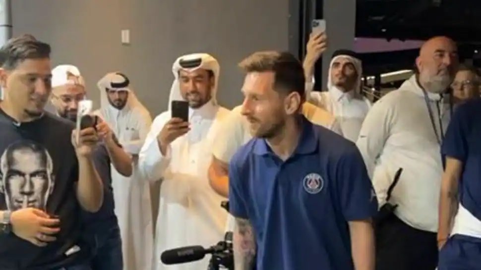 01_roooxc's tweet photo. no wonder this fool went to Qatar a few months before the World cup, ARG didn’t exactly rig the FIFA World Cup but there’s def some higher power that def want Messi to win so that Qatar will forever be linked to Messi and he can close his career off 
#ArgentinaVsFrance #FIFA https://t.co/rbfREKAqD8
