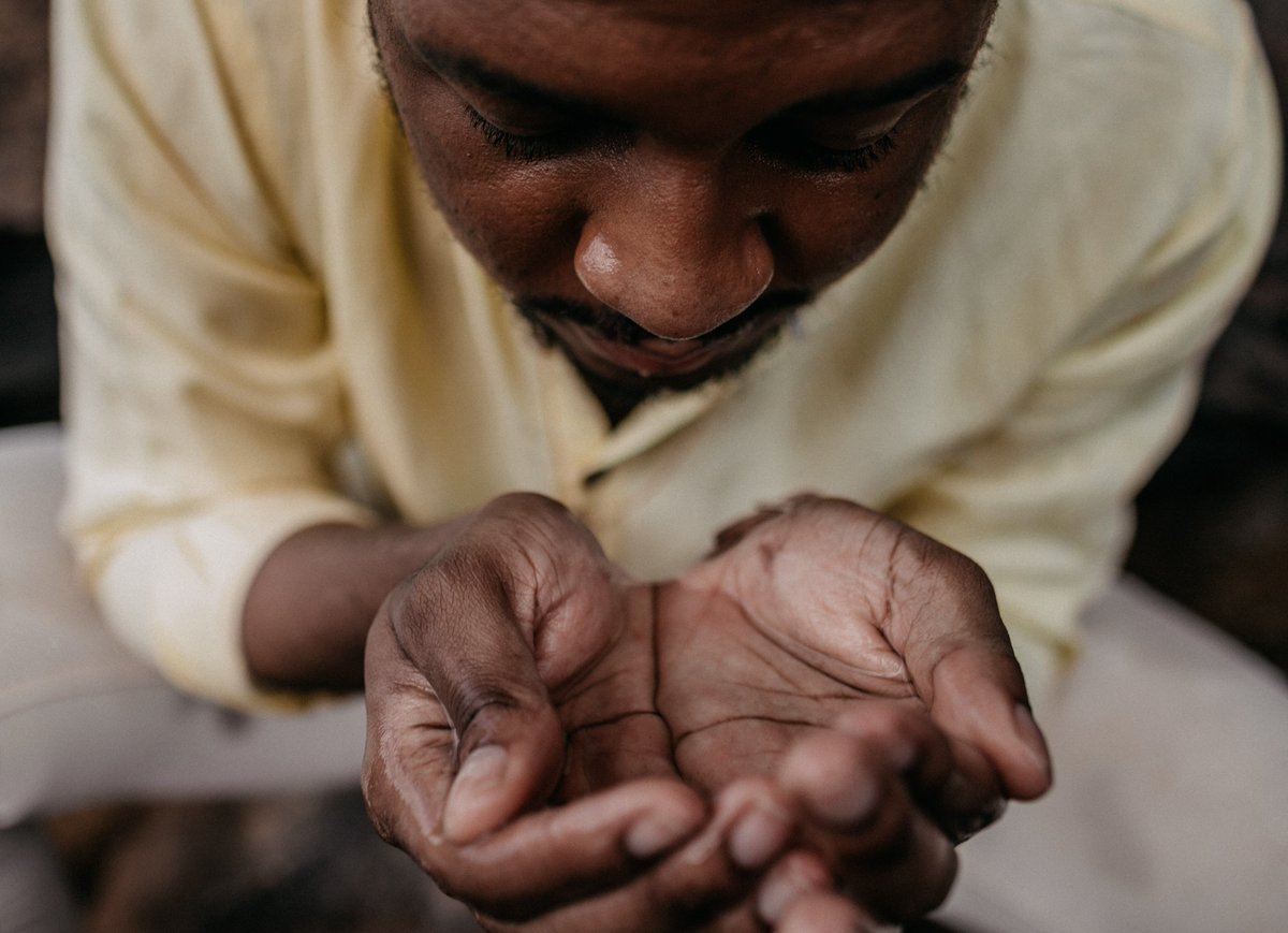 arlvagadabout's tweet photo. If your enemies are hungry, give them bread to eat, and if they are #thirsty, give them water to drink, Proverbs 25:21. Photo by Vitor Monthay - unsplash #AdventWord #AdventWord2022 https://t.co/bufRX2J0pK
