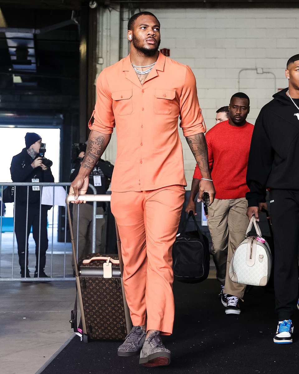 dallascowboys's tweet photo. The Boyz stay fitted.

#DALvsJAX | #DallasCowboys https://t.co/M0US0HMGZx