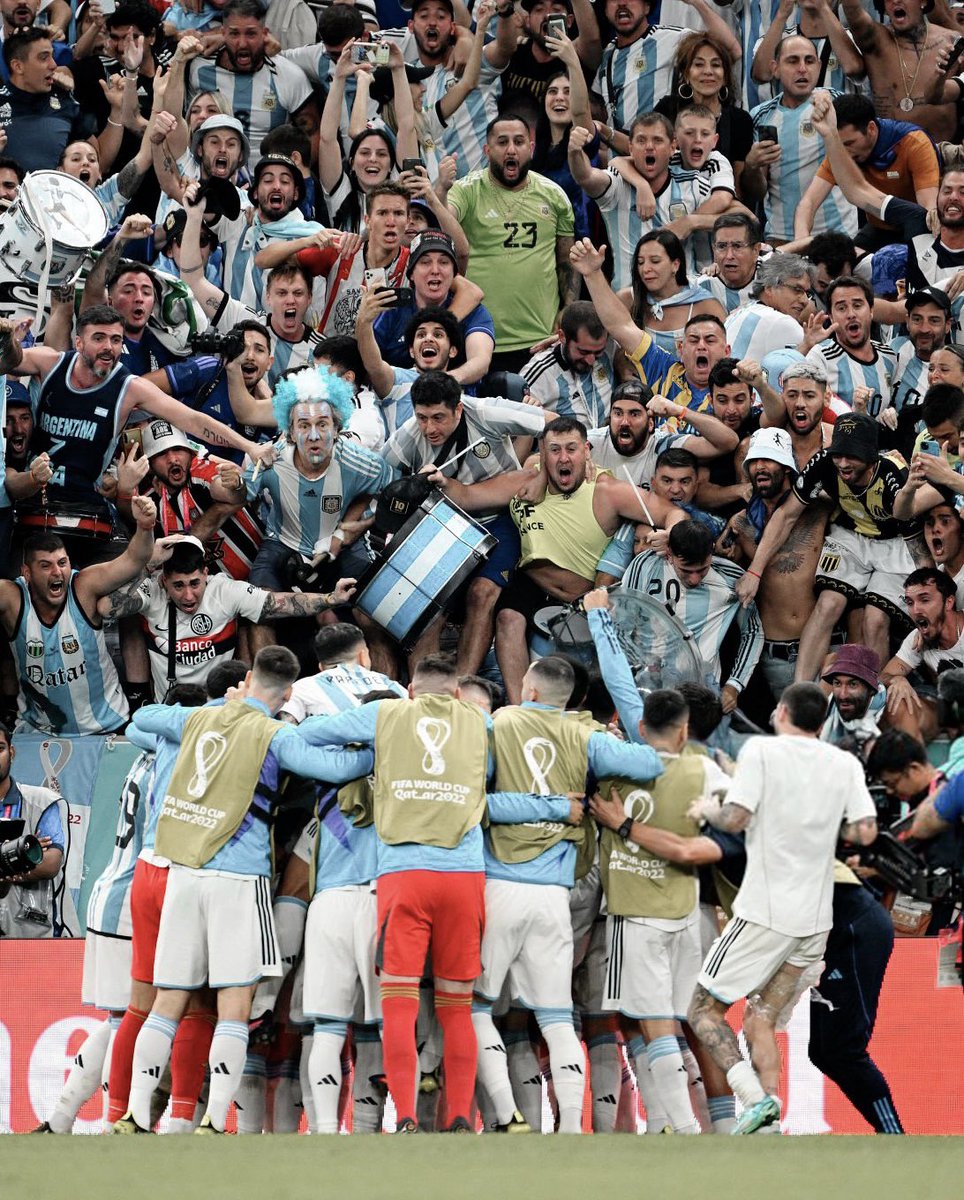 MessiaticaLM's tweet image. 45 minutos más muchachos y 45 millones bancándolos a muerte. Vamos Argentina carajo! 🇦🇷💙🤍