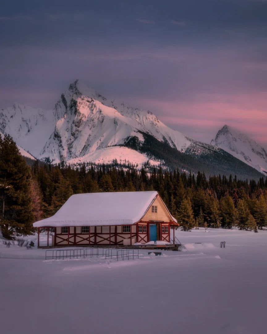 Good morning from the mountains!

Photo by: <a href="/danschyk/">Dan the Man</a> 
#MyJasper  | #VentureBeyond