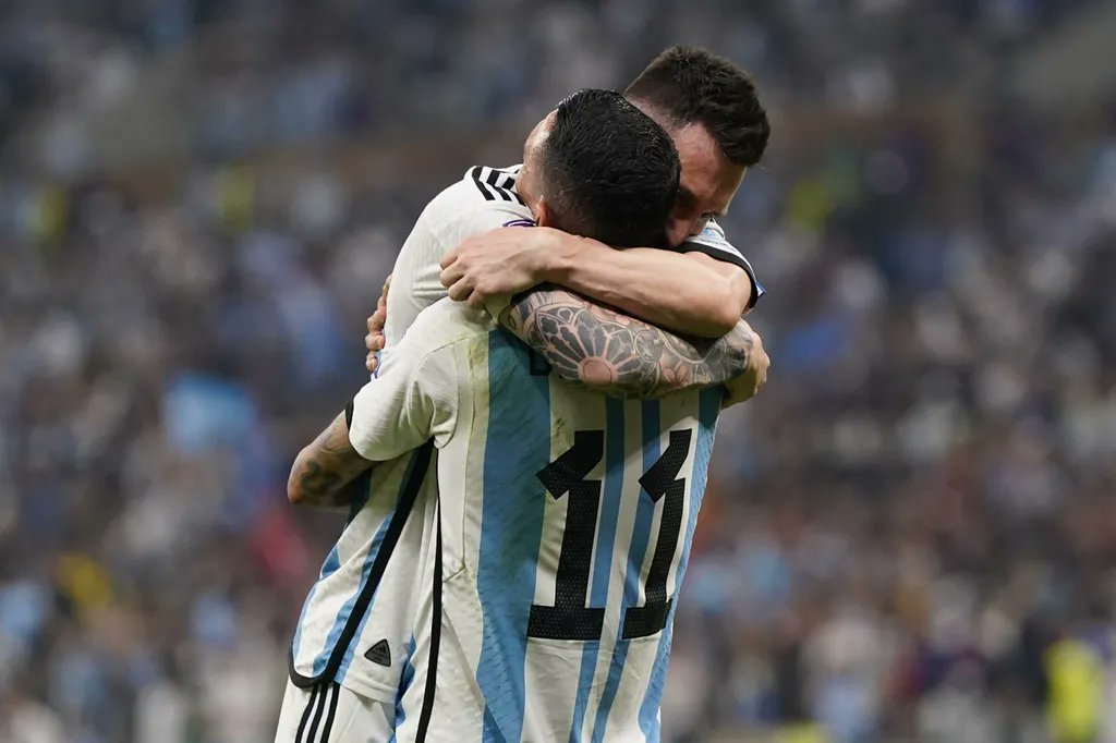 extradeportes's tweet photo. Argentina juega una final perfecta: le gana 2-0 a Francia con un rendimiento de alto vuelo
LIONEL MESSI - ANGEL DI MARÍA
🇦🇷 vs 🇨🇵

#ARG |#FRA |#ArgentinaVsFrance #FIFAWorldCup #Qatar2022| #ArgentinaFrancia https://t.co/sJiLmMphBi