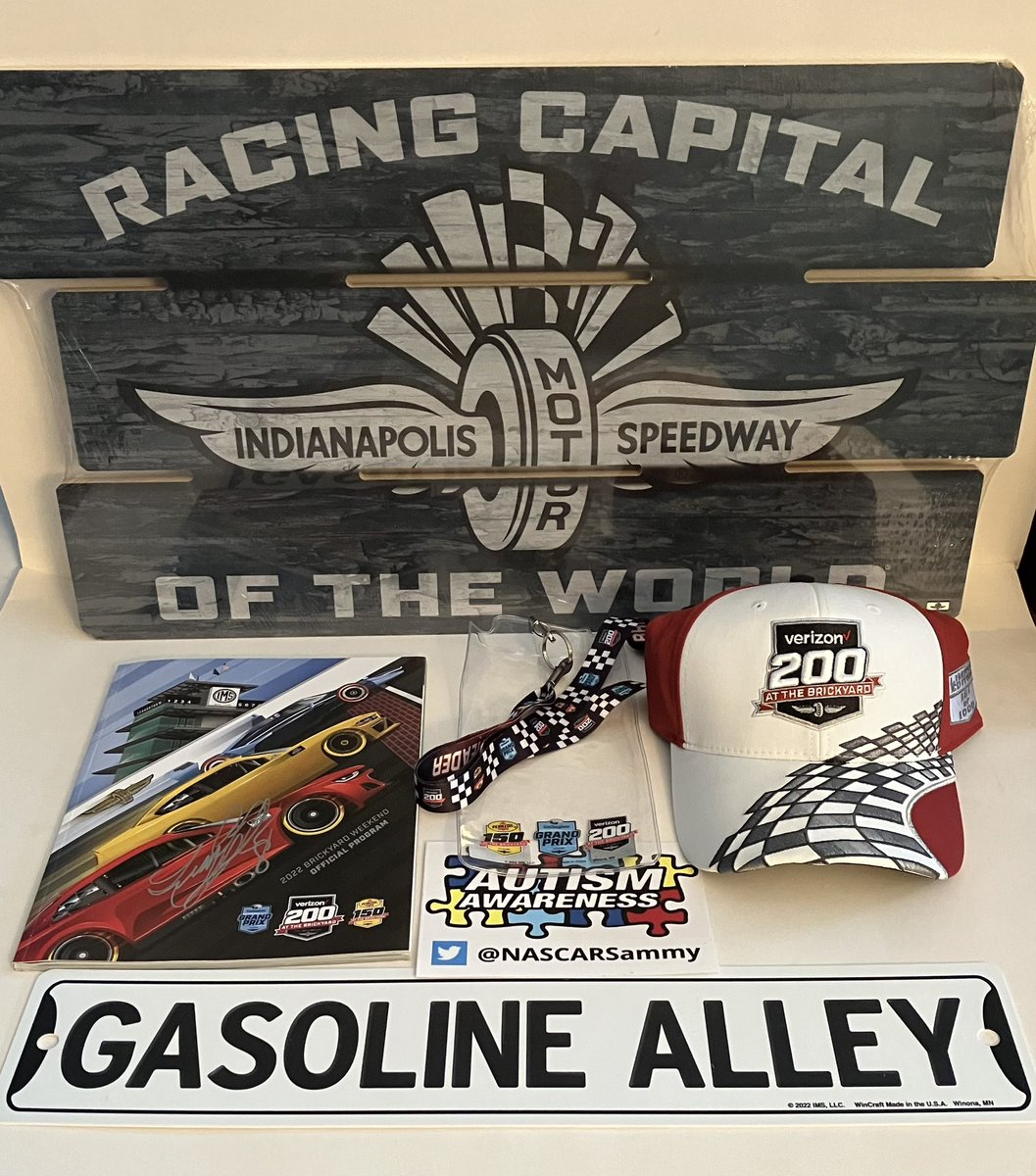 NASCARSammy's tweet photo. 🎅🏻Today is Day 18 of my #ChristmasGiveaways for #AutismAwareness.

Thanks to the generosity &amp; support of @IMS, I’m giving away this fantastic gift pack! 

To enter:
Follow me
Retweet
Tag some friends 
Comment #AutismAwareness 
 
Winner chosen on🎄. https://t.co/FHbL8jYseD