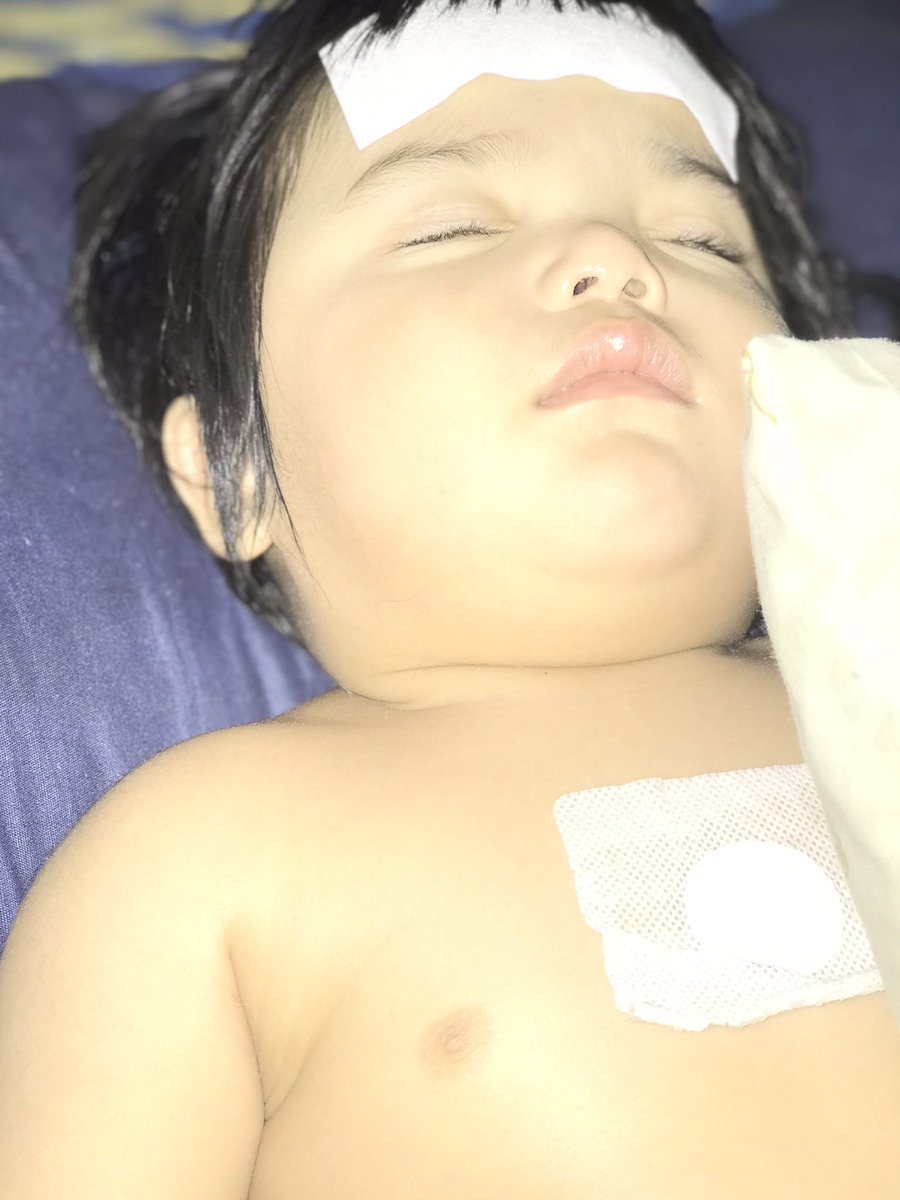 cikgulaaa's tweet photo. Gws manja mommy😭😭😭 https://t.co/unXixCQlpF