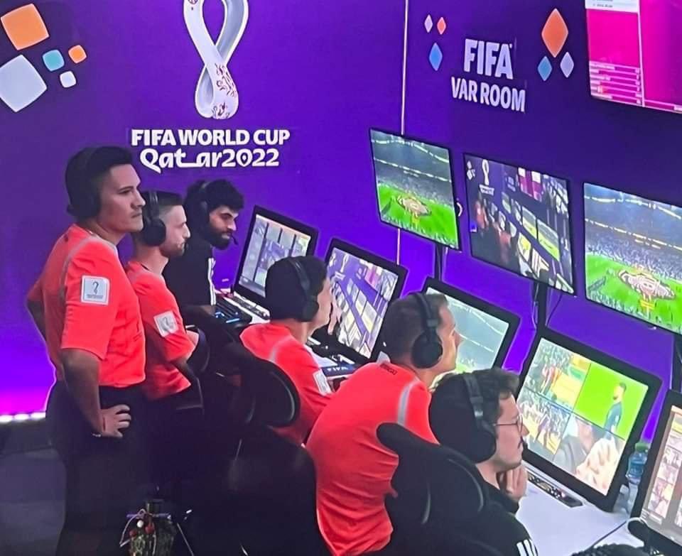 fhersons's tweet photo. Cuando te digan que solamente te haces p3ndejo en tu trabajo... 
Recuerda a estos vatos
#NoEraPenal #robo #ArgentinaVsFrance https://t.co/Z3jml3v8PM