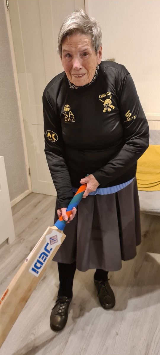 LutonWGCC's tweet photo. Age has no barriers I wanted to share my Nans story as a child her dream was to play cricket in those days women never had the opportunities to play like we do now my Nan is 95 and still has the same passion she had all those years ago.
Proud to offer her Honuary life membership https://t.co/KmZLD2MdbX